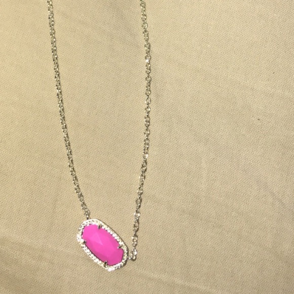 Elisa gold pendant necklace in magenta - Picture 2 of 4
